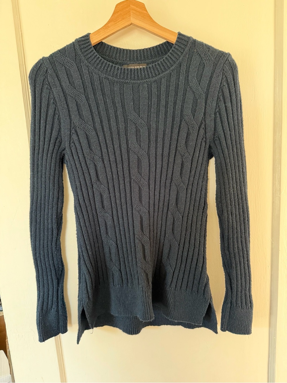 Banana Republic Cable Knit Sweater - Size XS